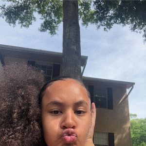 Meet your Posher, Arianna